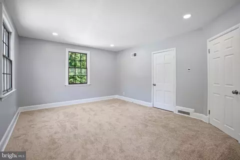 Bedroom - 900 E Belvedere Ave, Baltimore, MD 21212 photo 5 of 9