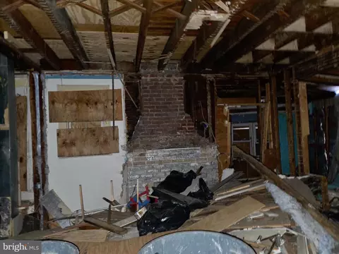 Entry Way - 3305 Elgin Ave, Baltimore, MD 21216 photo 16 of 16