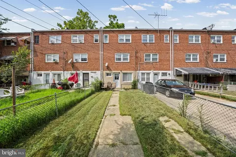 Exterior - 4767 Shamrock Ave, Baltimore, MD 21206 photo 2 of 2