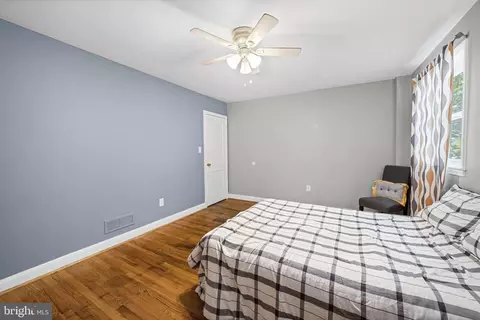 Bedroom - 4767 Shamrock Ave, Baltimore, MD 21206 photo 4 of 4