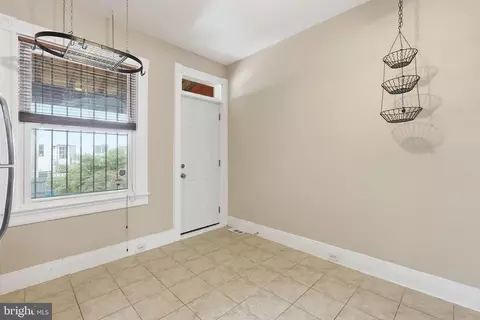 Entry Way - 122 N Streeper St, Baltimore, MD 21224 photo 1 of 4