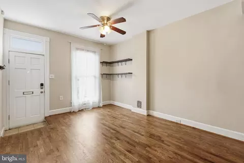 Living - 122 N Streeper St, Baltimore, MD 21224 photo 1 of 5