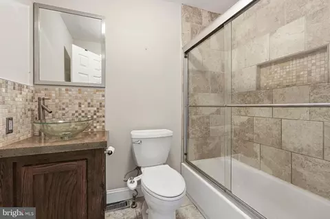 Bath - 122 N Streeper St, Baltimore, MD 21224 photo 1 of 1