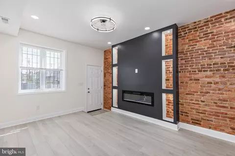 Living - 2540 Eager St, Baltimore, MD 21205 photo 3 of 4