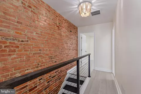 Entry Way - 2540 Eager St, Baltimore, MD 21205 photo 7 of 8