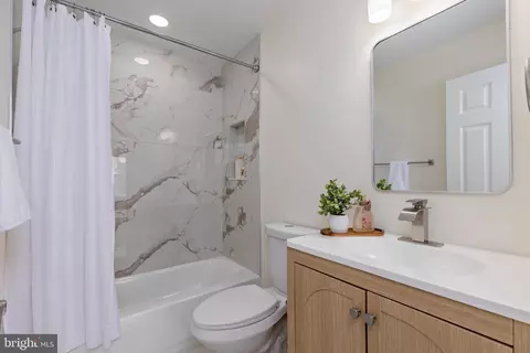 Bath - 2540 Eager St, Baltimore, MD 21205 photo 1 of 5