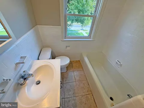 Bath - 615 Benninghaus Rd, Baltimore, MD 21212 photo 2 of 2