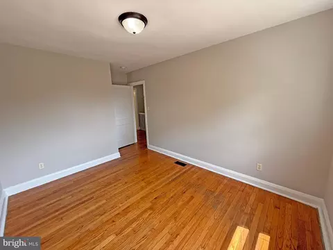 Bedroom - 615 Benninghaus Rd, Baltimore, MD 21212 photo 4 of 6