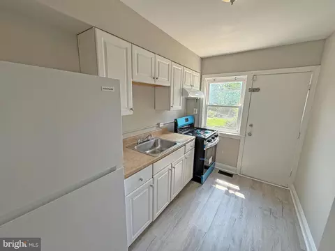 Entry Way - 615 Benninghaus Rd, Baltimore, MD 21212 photo 1 of 2