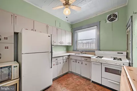 Kitchen - 3024 N Calvert St #CO-D5, Baltimore, MD 21218 photo 3 of 3