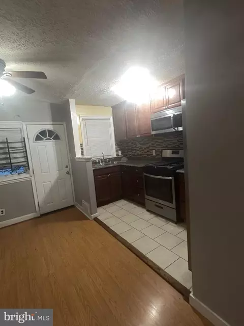 Entry Way - 4747 Ivanhoe Ave, Baltimore, MD 21212 photo 8 of 9