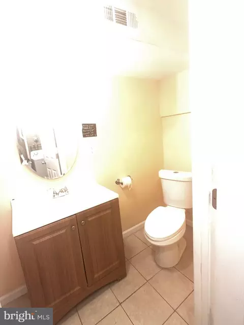 Bath - 4747 Ivanhoe Ave, Baltimore, MD 21212 photo 4 of 5