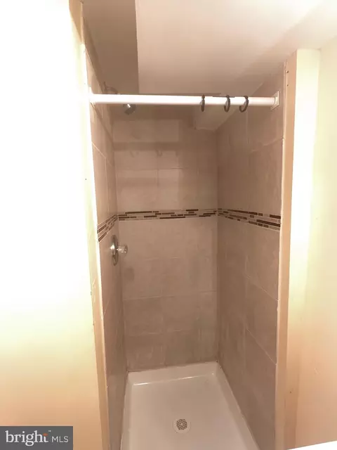 Bath - 4747 Ivanhoe Ave, Baltimore, MD 21212 photo 5 of 5