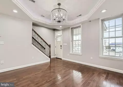 Living - 905 E Patapsco Ave, Baltimore, MD 21225 photo 1 of 1
