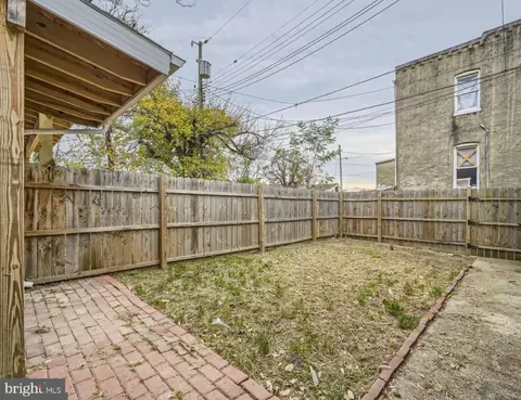 Exterior - 905 E Patapsco Ave, Baltimore, MD 21225 photo 3 of 4