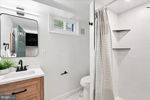 Bath - 1300 E 35th St, Baltimore, MD 21218 photo 2 of 3