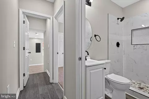 Entry Way - 325 S Monroe St, Baltimore, MD 21223 photo 3 of 4