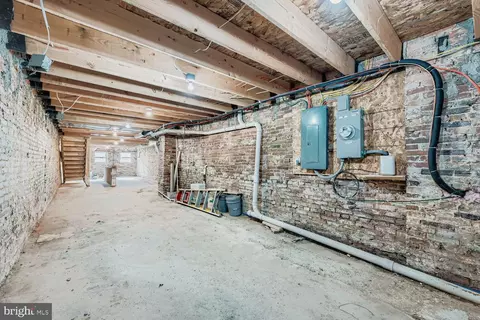 Entry Way - 1006 E 20th St, Baltimore, MD 21218 photo 3 of 4