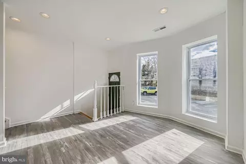 Living - 1006 E 20th St, Baltimore, MD 21218 photo 2 of 3