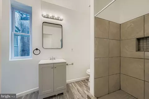 Bath - 1006 E 20th St, Baltimore, MD 21218 photo 2 of 3