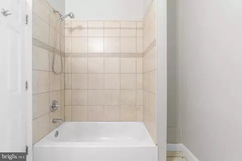 Entry Way - 2014 Mcculloh St, Baltimore, MD 21217 photo 3 of 4