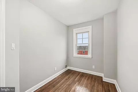 Bedroom - 38 Upmanor Rd, Baltimore, MD 21229 photo 3 of 6