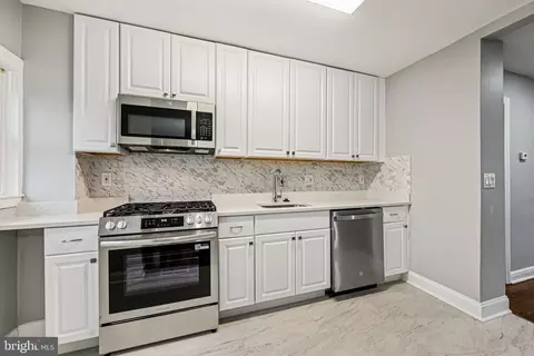 Kitchen - 38 Upmanor Rd, Baltimore, MD 21229 photo 1 of 2
