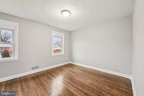 Bedroom - 38 Upmanor Rd, Baltimore, MD 21229 photo 1 of 6