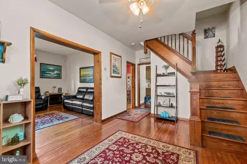 Entry Way - 3915 W Overlea Ave, Baltimore, MD 21206 photo 3 of 6