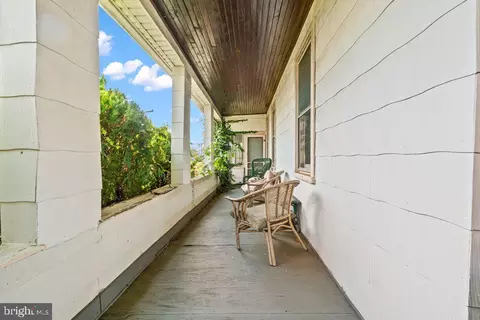Exterior - 3915 W Overlea Ave, Baltimore, MD 21206 photo 4 of 11