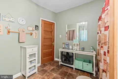 Entry Way - 3915 W Overlea Ave, Baltimore, MD 21206 photo 6 of 6
