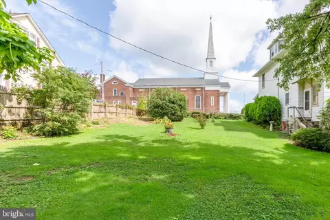 Exterior - 3915 W Overlea Ave, Baltimore, MD 21206 photo 10 of 11