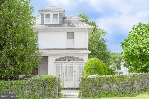 Exterior - 3915 W Overlea Ave, Baltimore, MD 21206 photo 1 of 11