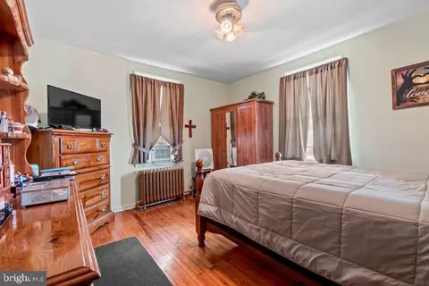 Bedroom - 3915 W Overlea Ave, Baltimore, MD 21206 photo 1 of 4