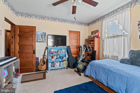 Bedroom - 3915 W Overlea Ave, Baltimore, MD 21206 photo 4 of 4