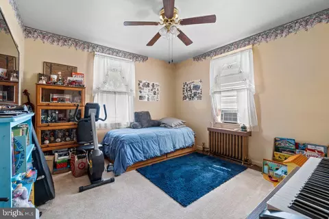 Bedroom - 3915 W Overlea Ave, Baltimore, MD 21206 photo 3 of 4