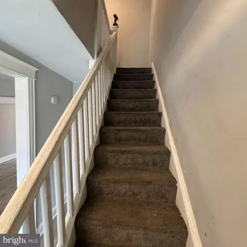 Entry Way - 4945 Edgemere Ave, Baltimore, MD 21215 photo 3 of 3