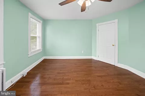 Bedroom - 1016 Pine Heights Ave, Baltimore, MD 21229 photo 6 of 8