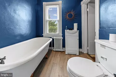 Entry Way - 1016 Pine Heights Ave, Baltimore, MD 21229 photo 1 of 5