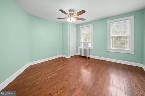 Bedroom - 1016 Pine Heights Ave, Baltimore, MD 21229 photo 5 of 8