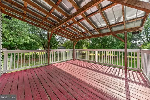 Exterior - 1016 Pine Heights Ave, Baltimore, MD 21229 photo 4 of 13