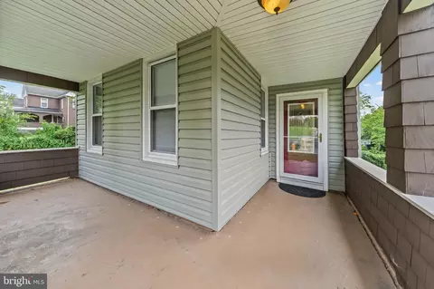 Exterior - 1016 Pine Heights Ave, Baltimore, MD 21229 photo 2 of 13