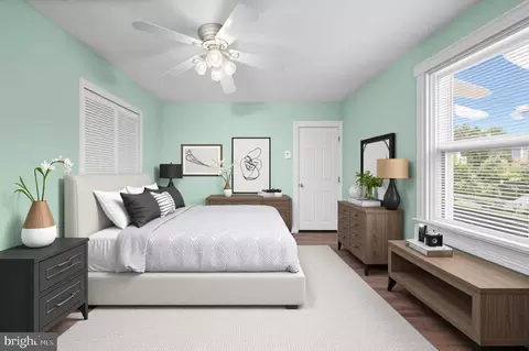 Bedroom - 1016 Pine Heights Ave, Baltimore, MD 21229 photo 7 of 8