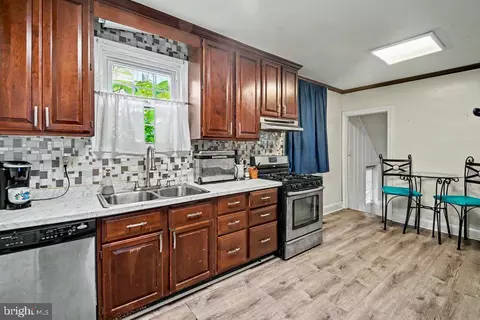 Kitchen - 3308 Beverly Rd, Baltimore, MD 21214 photo 2 of 2
