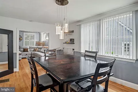 Dining - 3308 Beverly Rd, Baltimore, MD 21214 photo 2 of 2