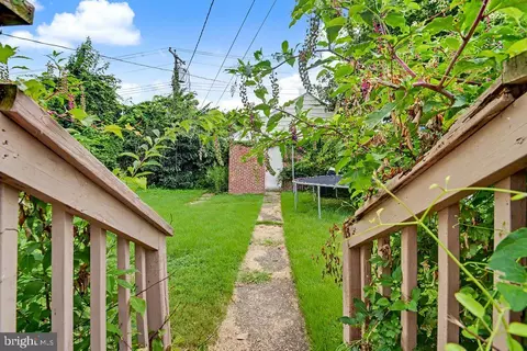 Exterior - 3308 Beverly Rd, Baltimore, MD 21214 photo 6 of 9