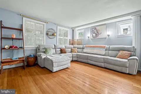 Living - 3308 Beverly Rd, Baltimore, MD 21214 photo 1 of 1