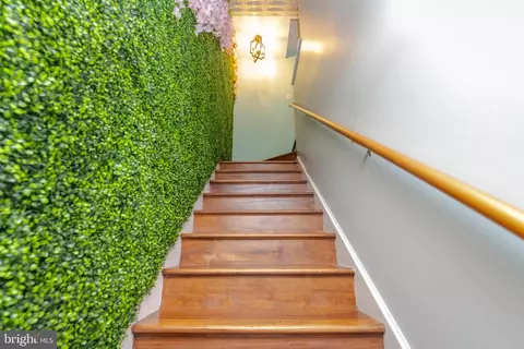 Entry Way - 428 E Oliver St, Baltimore, MD 21202 photo 3 of 4