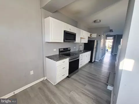 Entry Way - 4939 Edgemere Ave, Baltimore, MD 21215 photo 1 of 4
