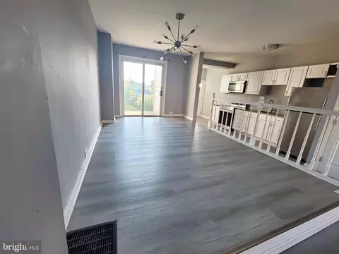 Living - 4939 Edgemere Ave, Baltimore, MD 21215 photo 2 of 4